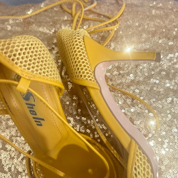 Mesh Leg Tie Up Sandals 4 in heel sized 9 - Picture 2 of 6